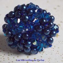 Night Blue Ring with facets and spinning tops in Swarovski crystal